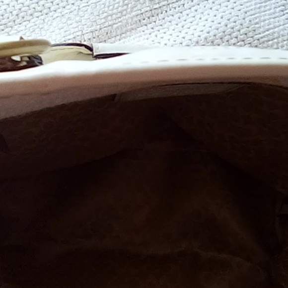 Handbag - Picture 2 of 3